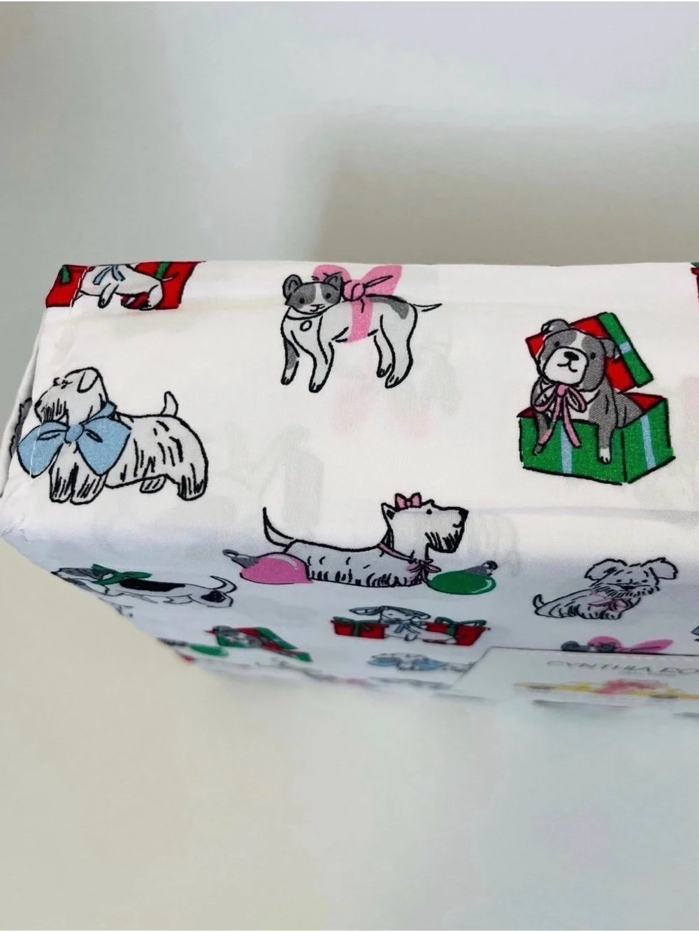 Cynthia Rowley Puppy Cheer Queen Size Sheet Set Presents Bows Ornaments Gifts